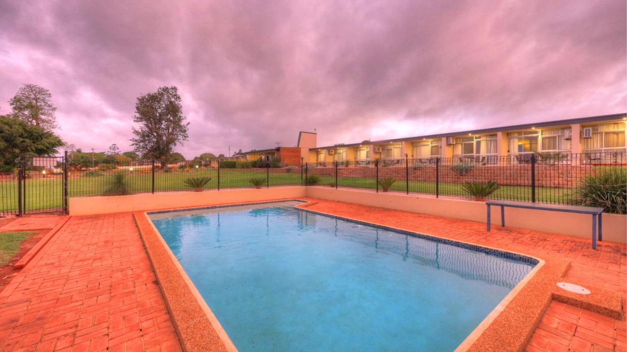 Atherton Motel Экстерьер фото